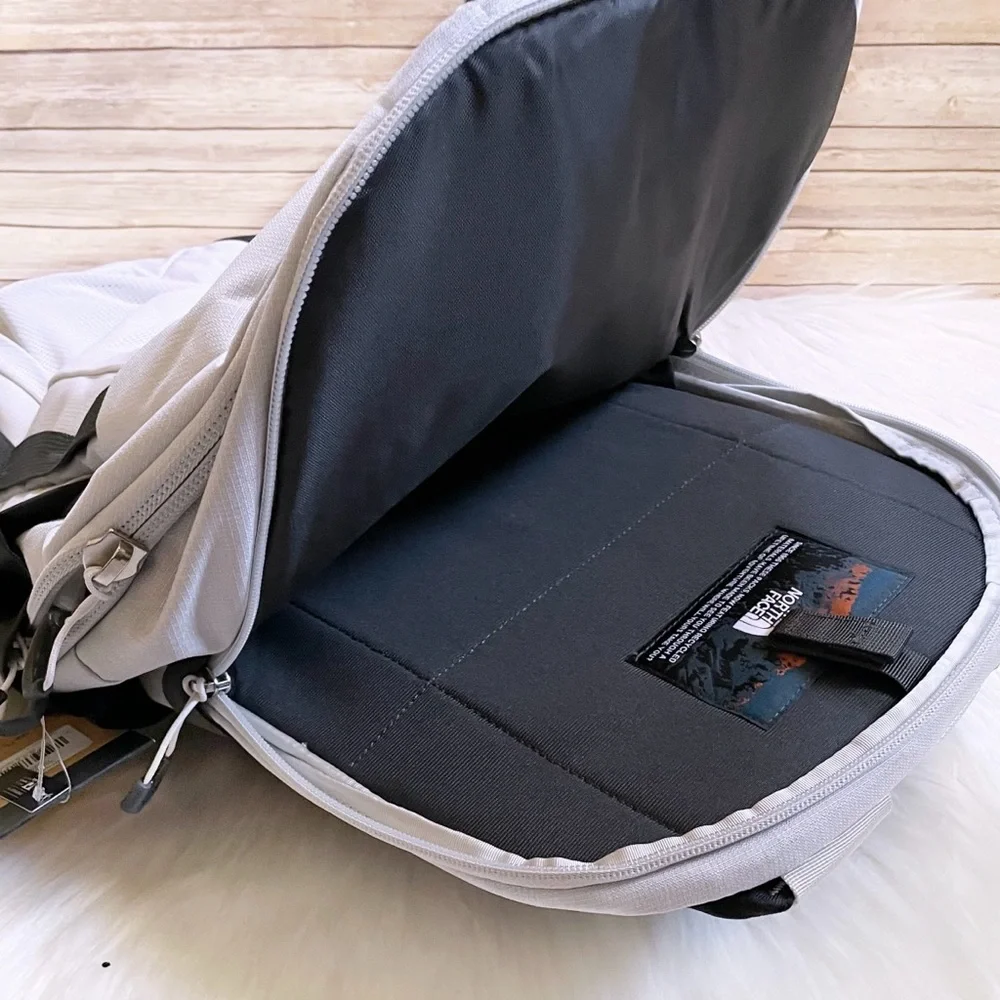 The North Face Recon 30 Liter Backpack